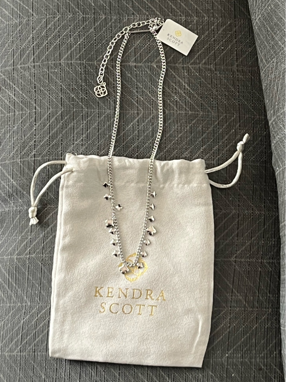 NWT Kendra Scott Silver Chain Necklace with Layered Clover Charms AND Dust Bag - Picture 9 of 9